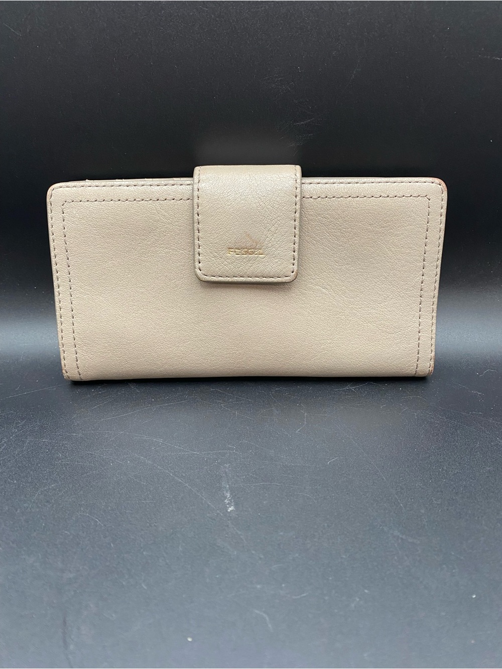 Fossil Gray Leather Women’s Bifold Wallet Logo Accent Credit Card Slots
